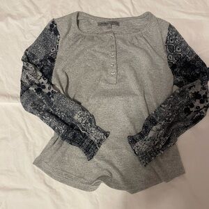 Absolutely Famous Gray and Blue Longsleave Blouse Sweater Top